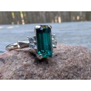 Vintage Avon Emerald Green Rhinestone Ring Size 9.5 - Romantic Gift For Women